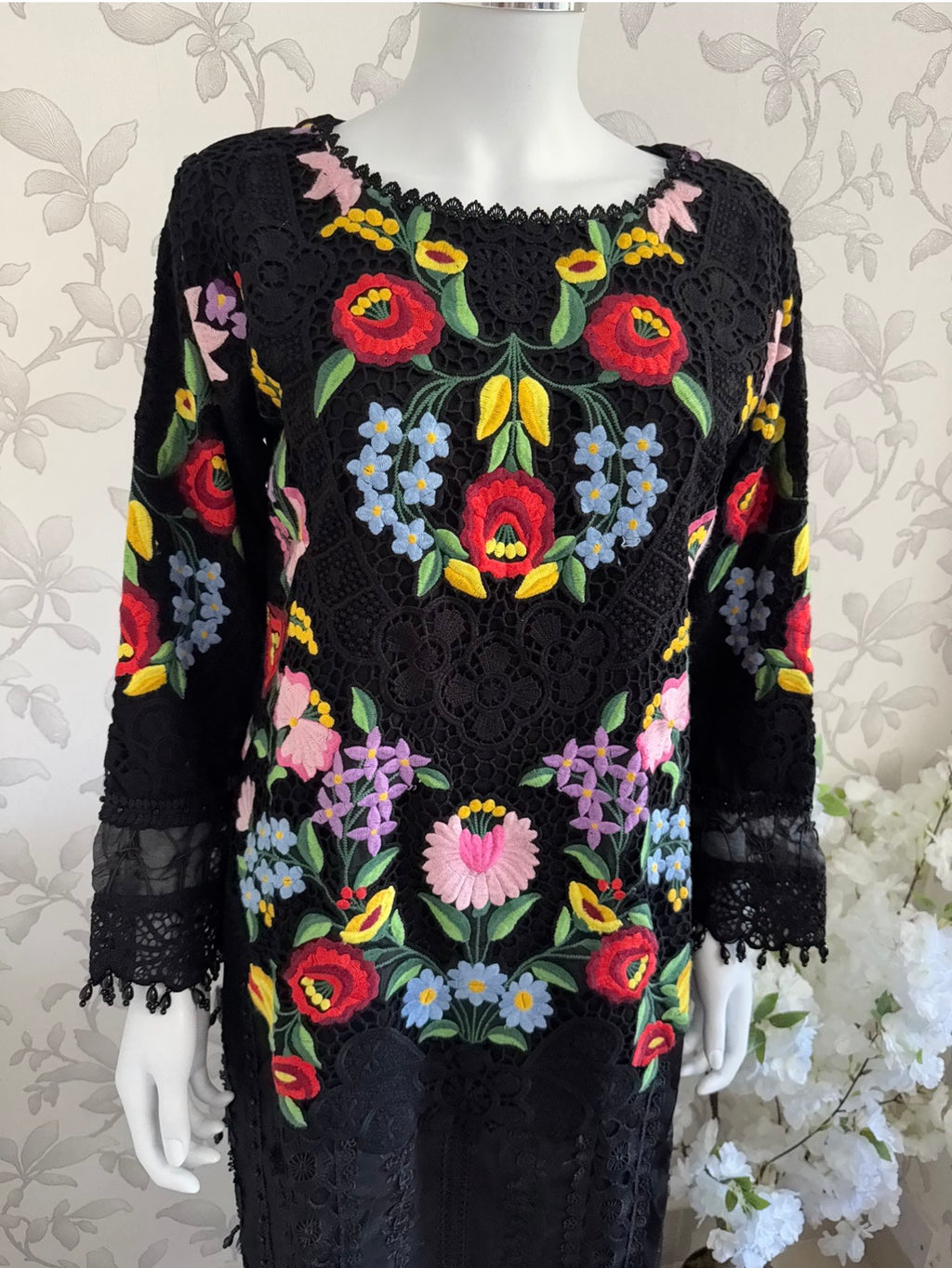 Maria B Luxury Lawn 10B original- 3 piece stitched suit