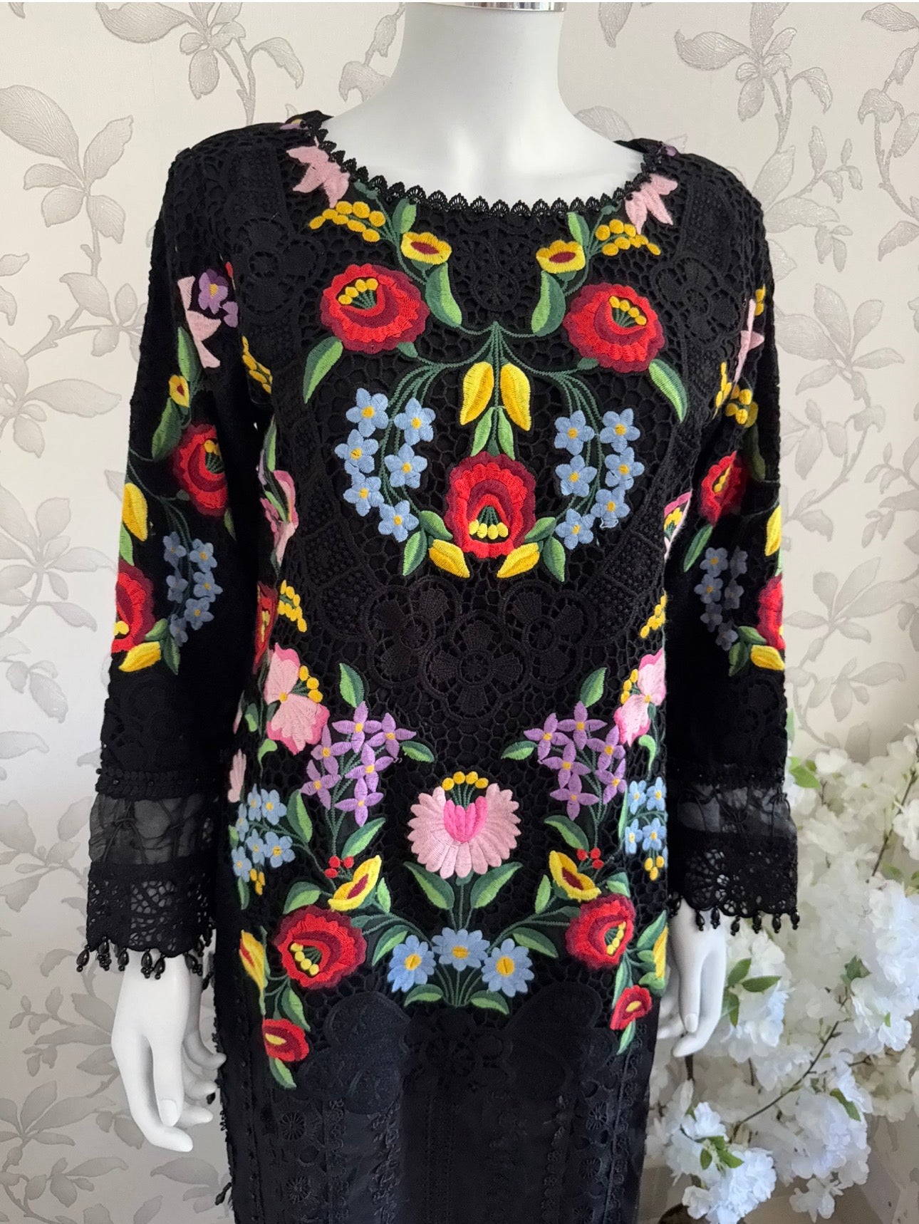 Maria B Luxury Lawn 10B original- 3 piece stitched suit