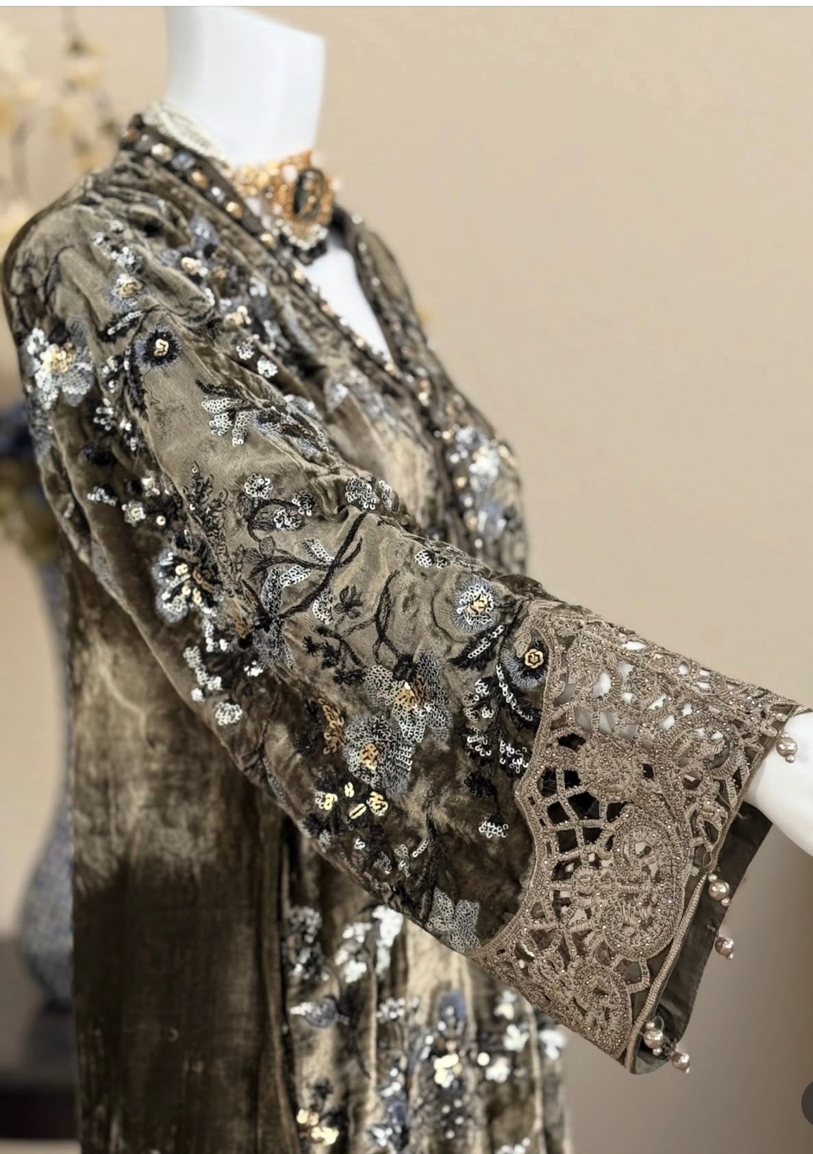 D3 VELVET-Olive Grey Embroidered 3-Piece Suit with Luxury Dupatta