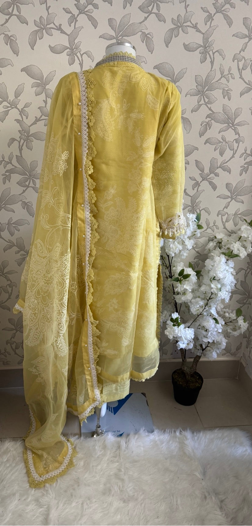 MARIA B LUXE LAWN 4A original- 3 piece stitched suit