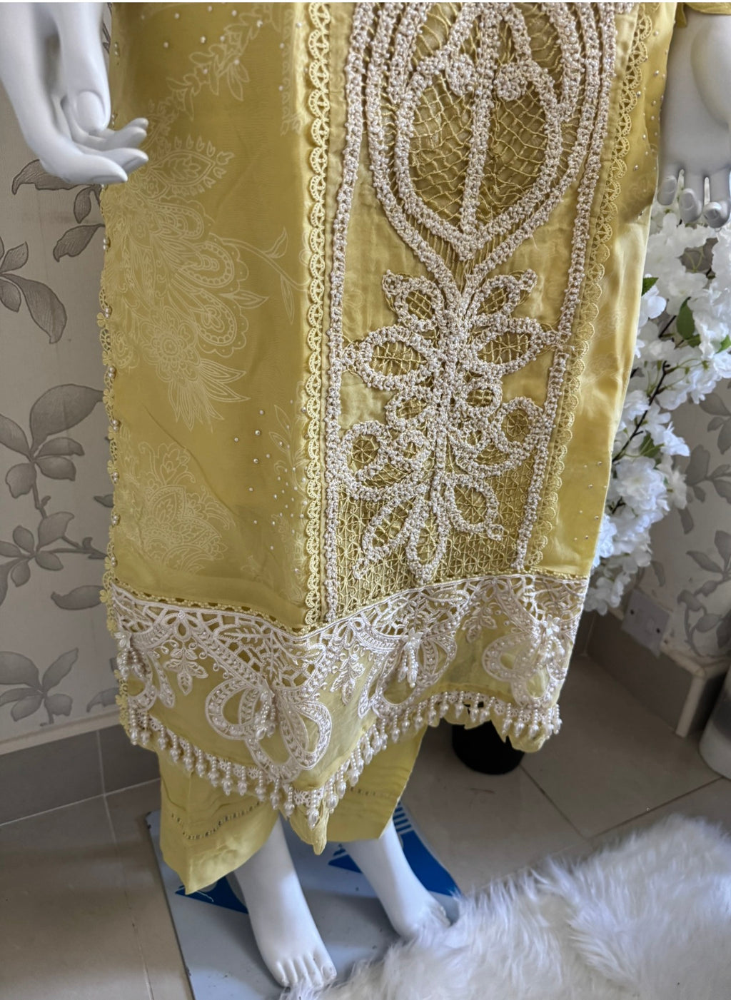 MARIA B LUXE LAWN 4A original- 3 piece stitched suit