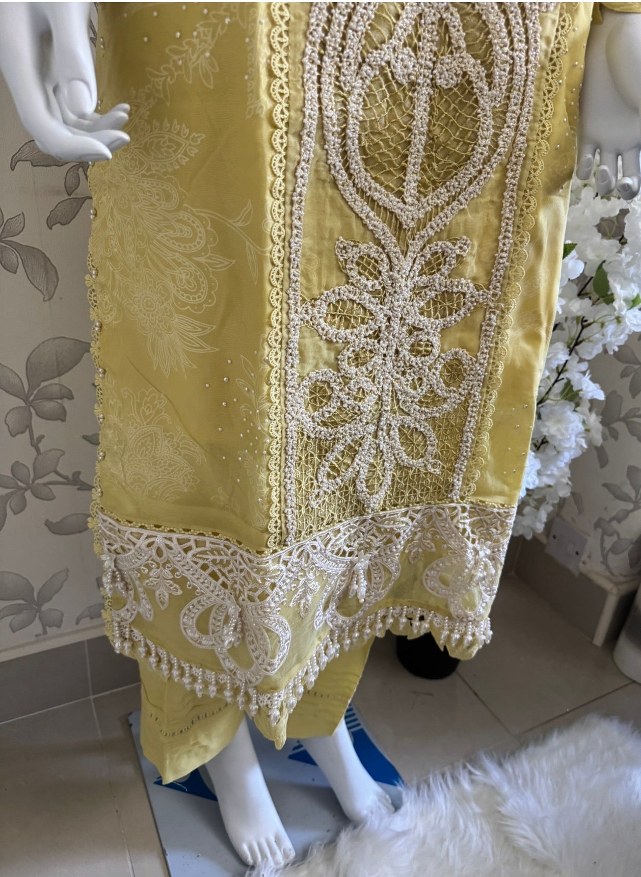MARIA B LUXE LAWN 4A original- 3 piece stitched suit