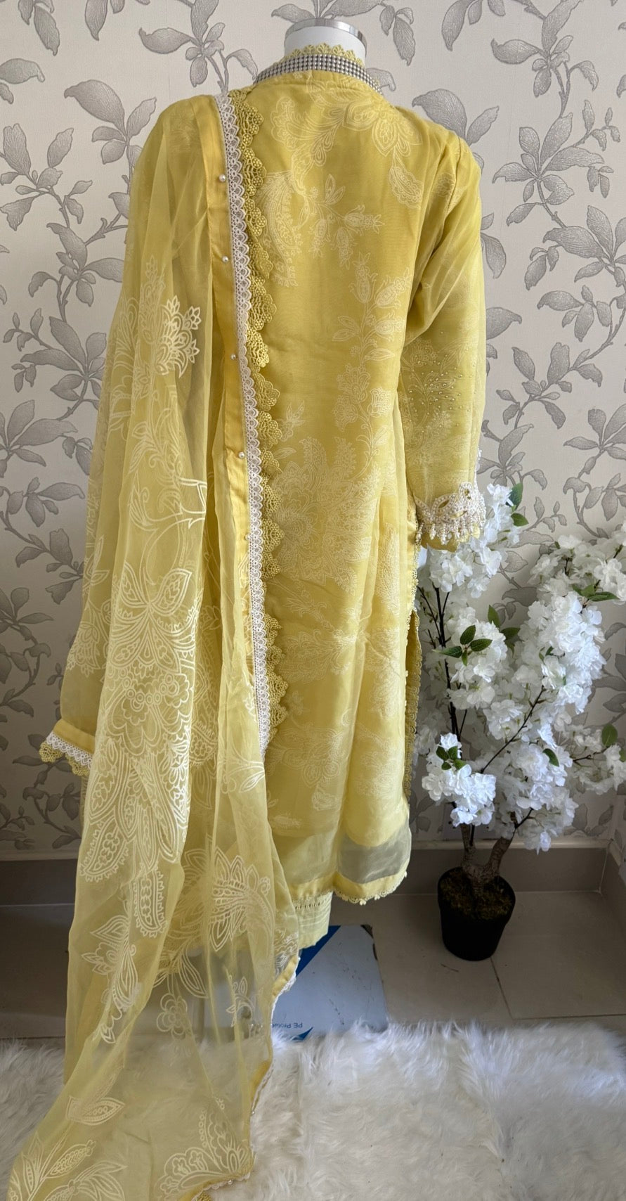 MARIA B LUXE LAWN 4A original- 3 piece stitched suit