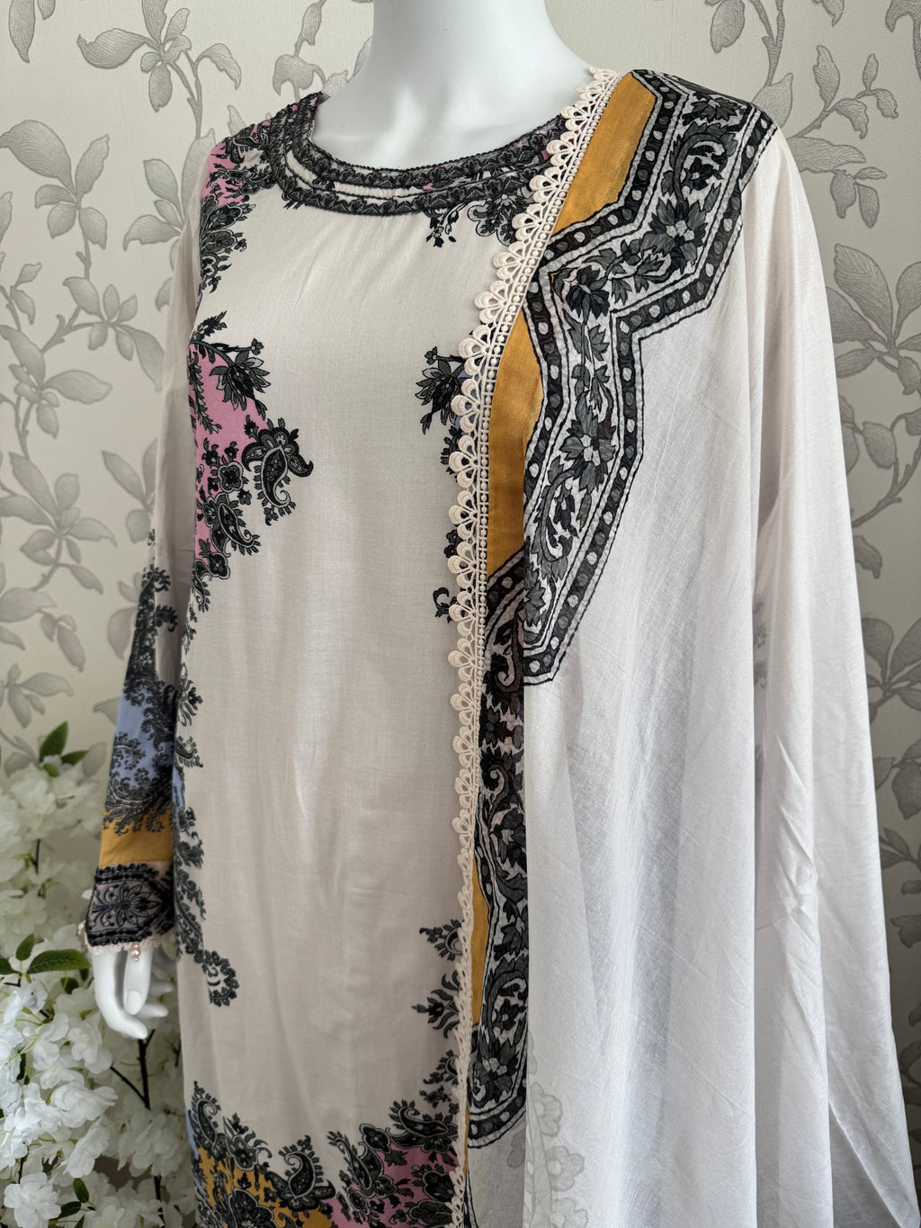 4B-M BASICS by MARIA.B ORIGINAL | 3 piece stitched Lawn suit