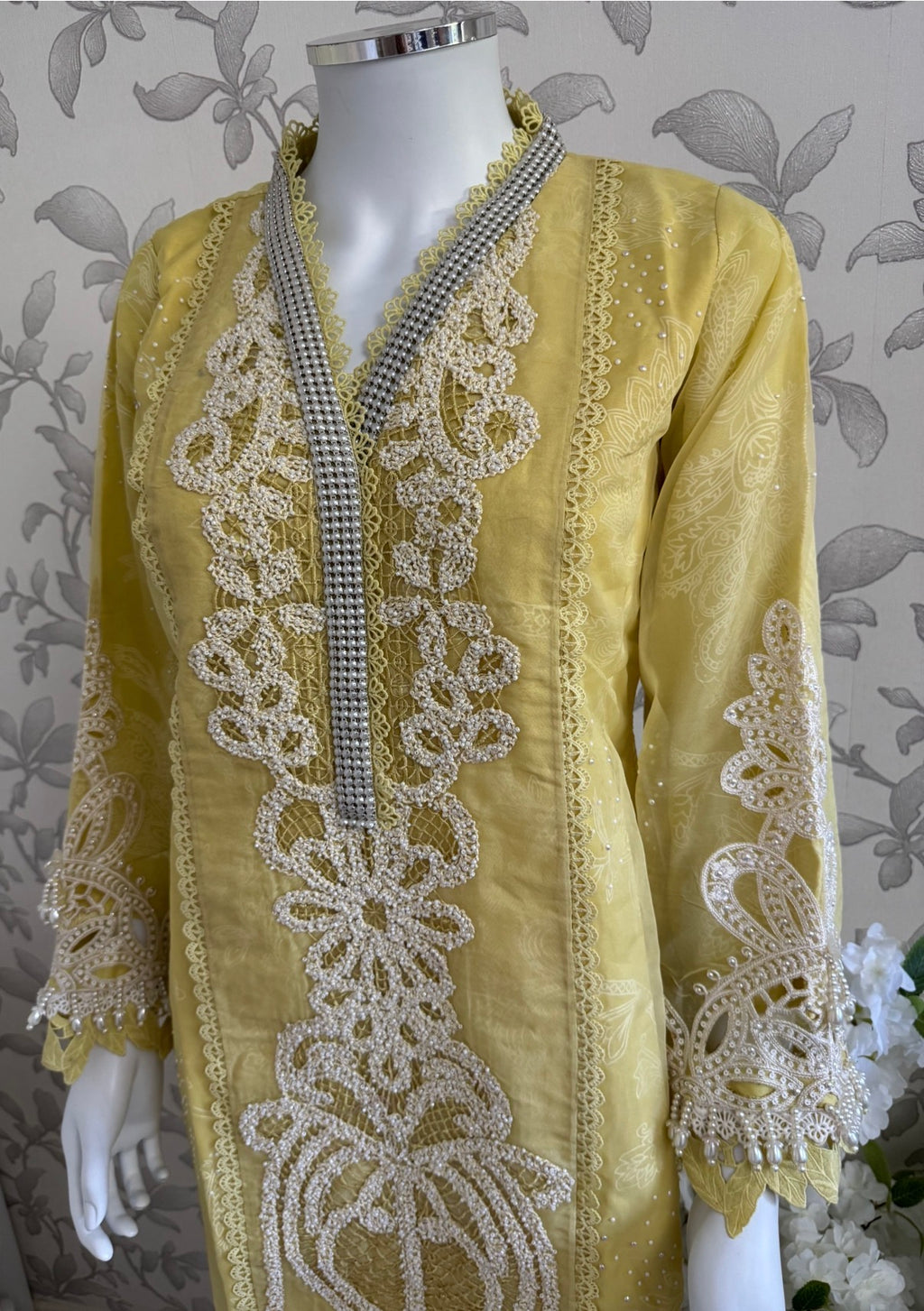 MARIA B LUXE LAWN 4A original- 3 piece stitched suit