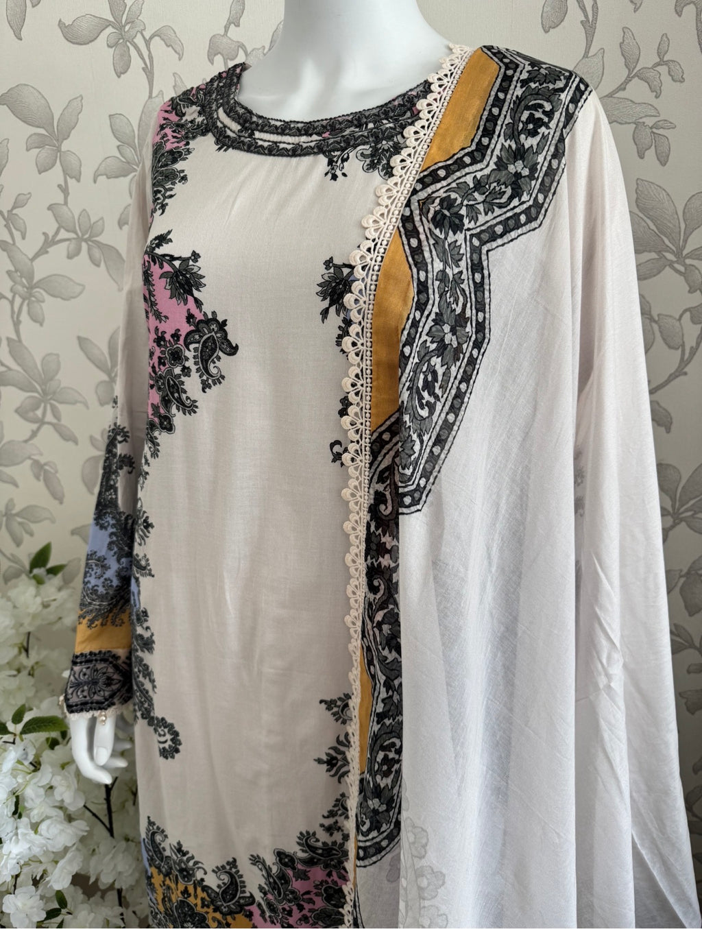 4B-M BASICS by MARIA.B ORIGINAL | 3 piece stitched Lawn suit