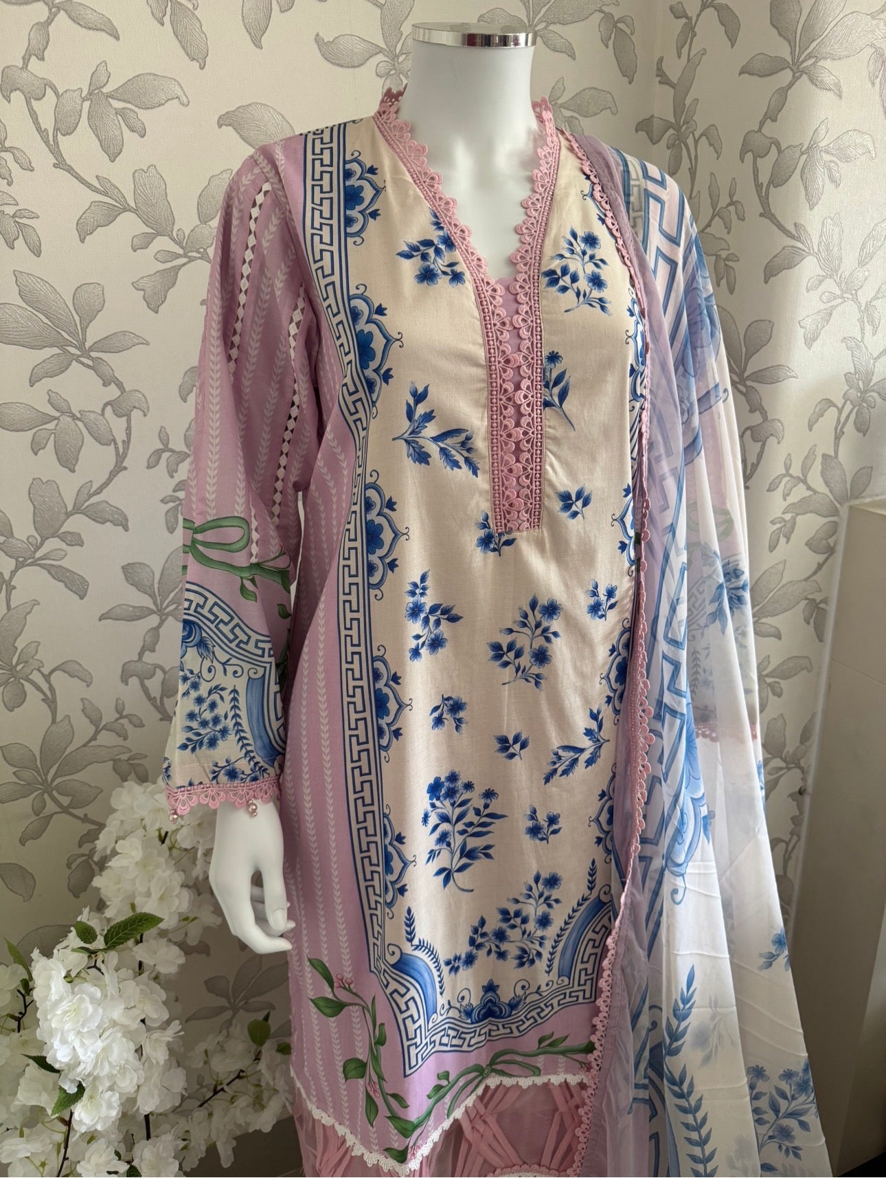 9B-M BASICS by MARIA.B ORIGINAL | 3 piece stitched Lawn suit