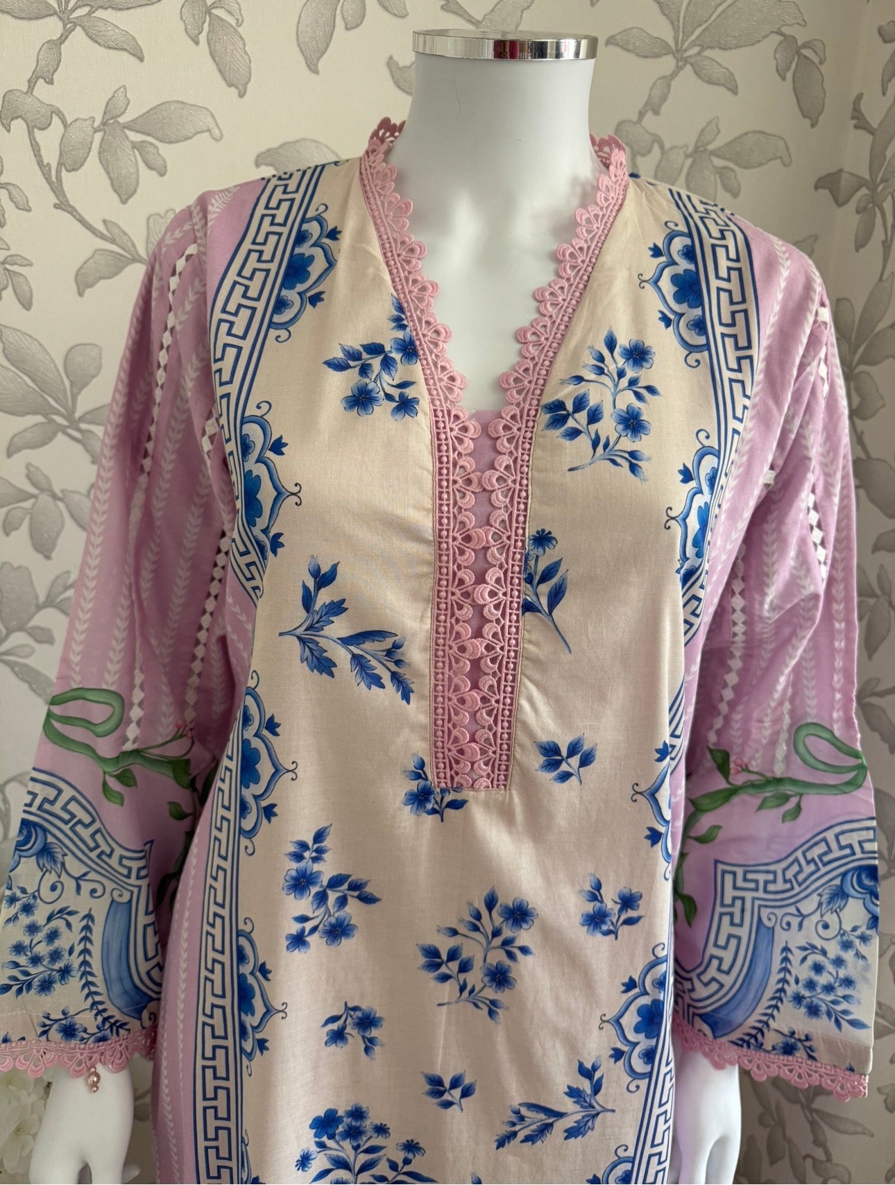 9B-M BASICS by MARIA.B ORIGINAL | 3 piece stitched Lawn suit