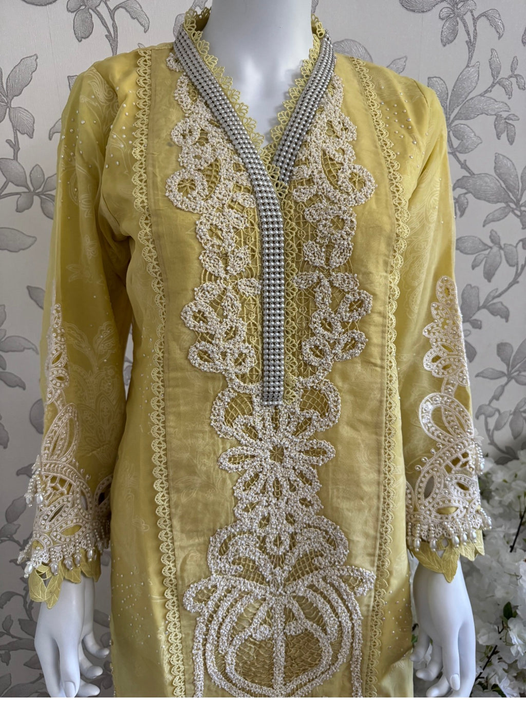 MARIA B LUXE LAWN 4A original- 3 piece stitched suit