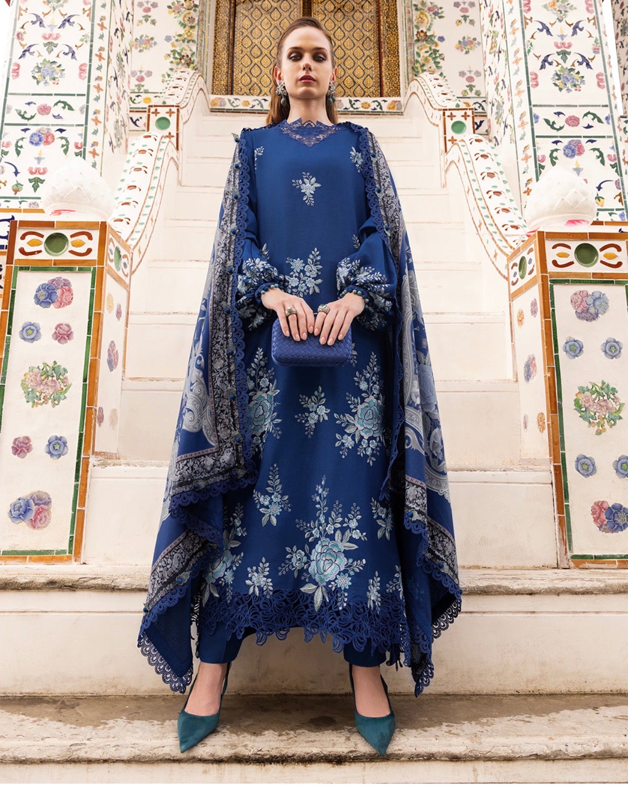 M مطبوعات من MARIA.B - 8B
