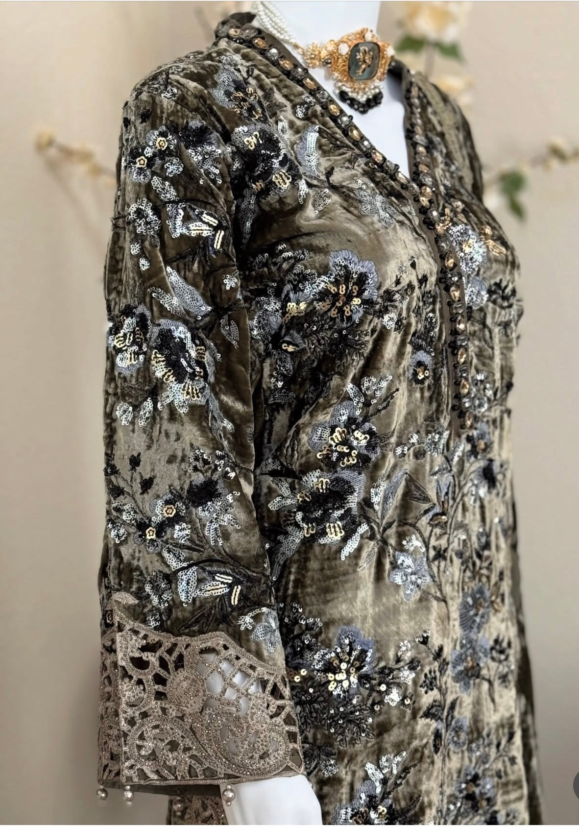 D3 VELVET-Olive Grey Embroidered 3-Piece Suit with Luxury Dupatta