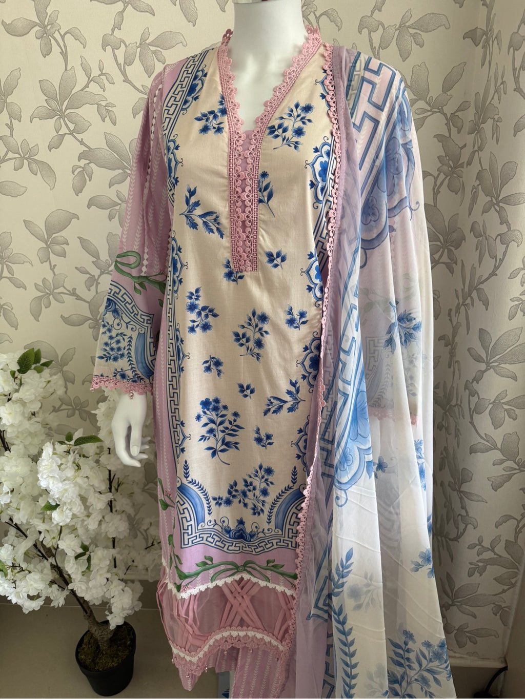 9B-M BASICS by MARIA.B ORIGINAL | 3 piece stitched Lawn suit