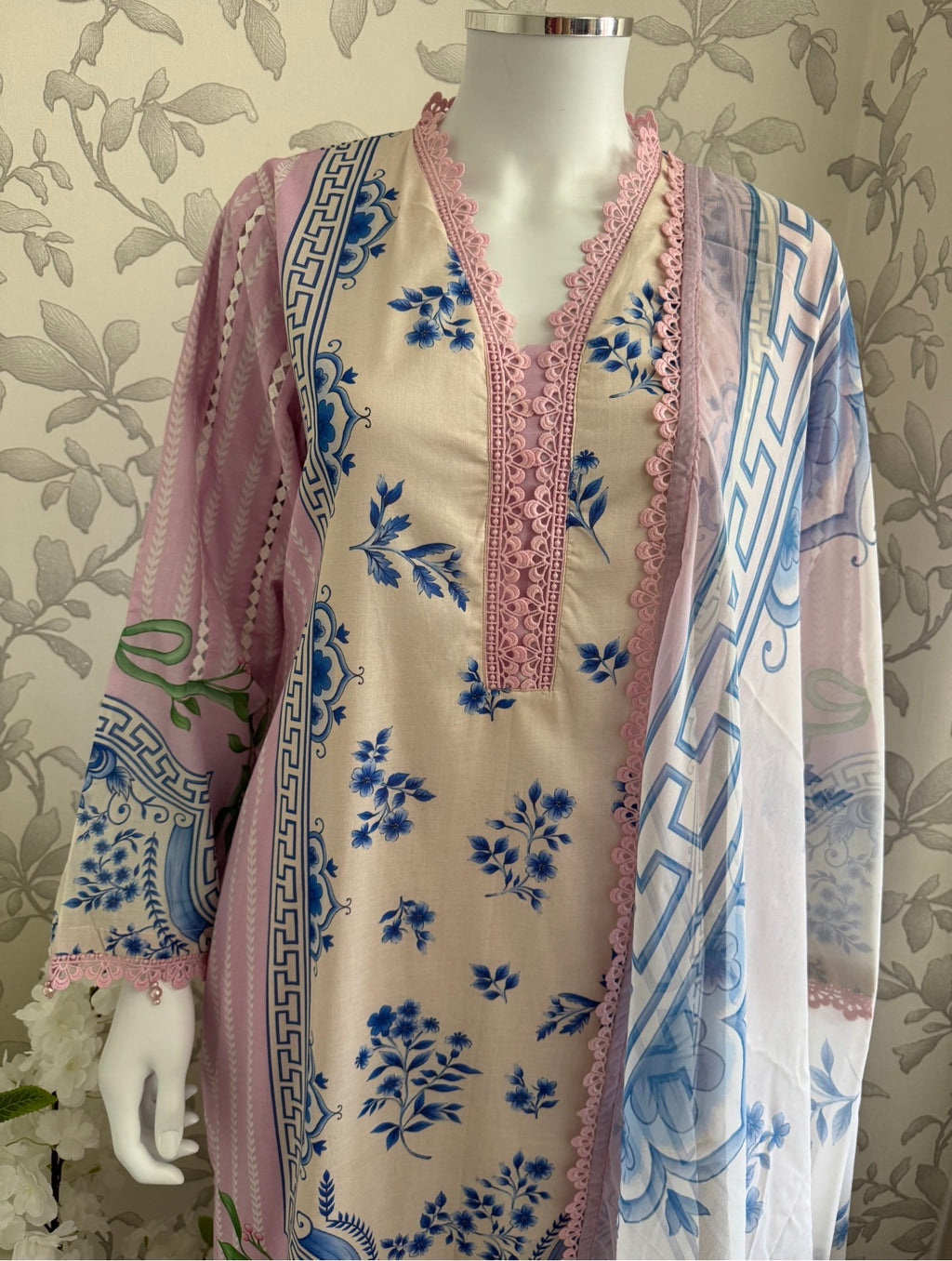 9B-M BASICS by MARIA.B ORIGINAL | 3 piece stitched Lawn suit