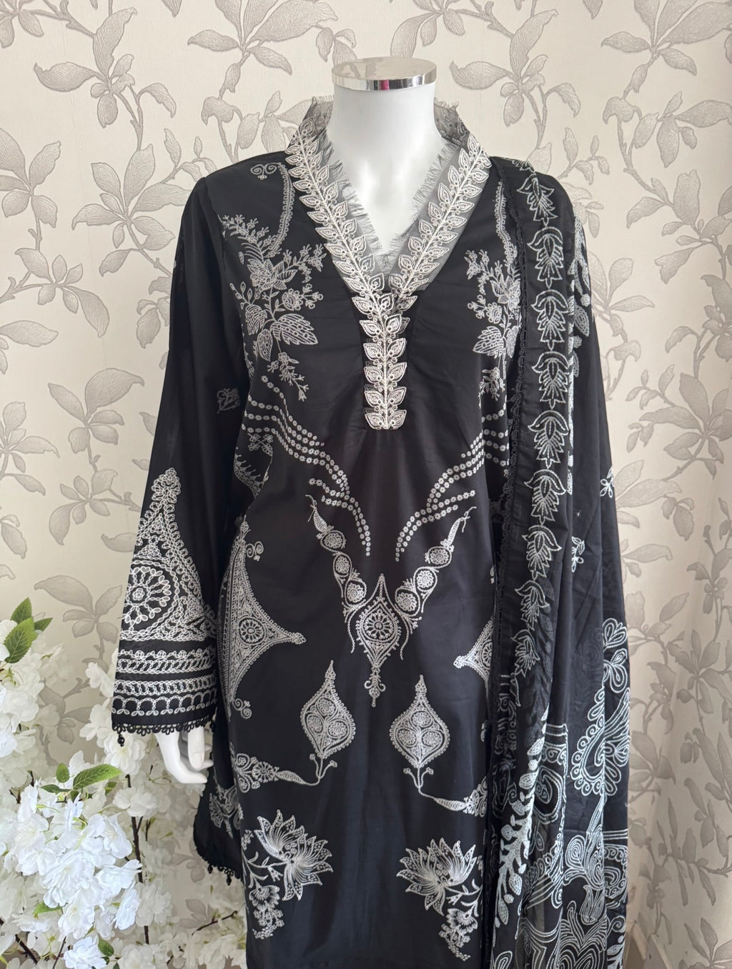 3A-M BASICS by MARIA.B ORIGINAL | 3 piece stitched Lawn suit