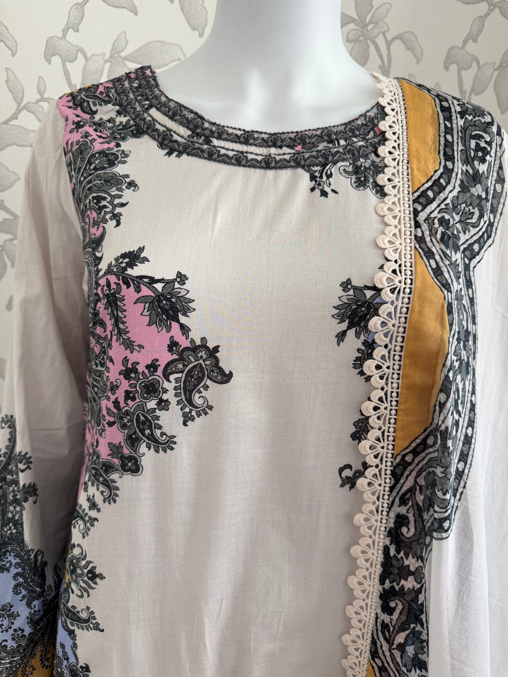 4B-M BASICS by MARIA.B ORIGINAL | 3 piece stitched Lawn suit